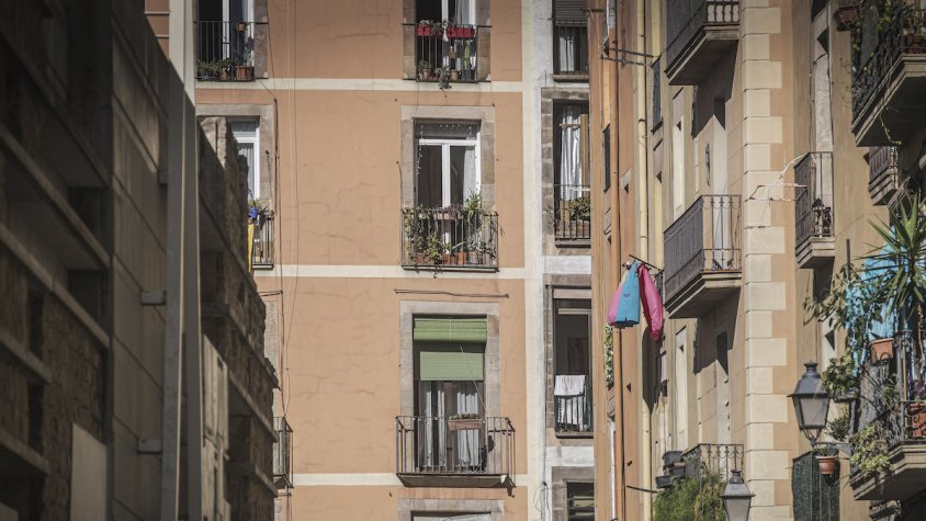La taxa d’emancipació juvenil a l’Estat cau a mínims i se situa en el 15,2%, la xifra més baixa en vint anys