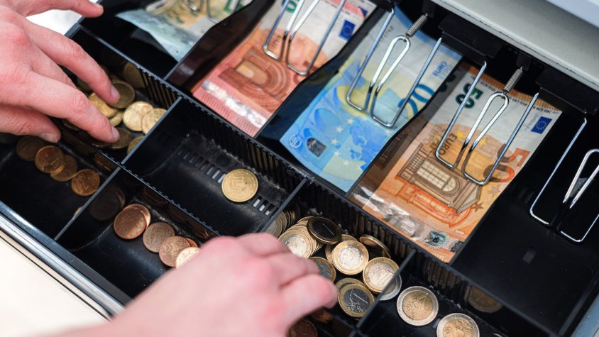 La inflació es manté estable a l’agost i continua en el 2,7% a l’Estat, segons l’indicador avançat