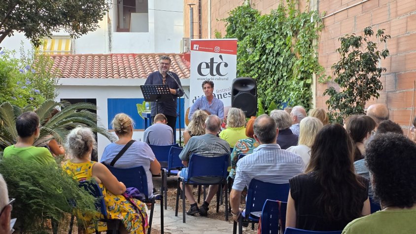 Èxit de públic en la primera nit del festival Di(vi)nes a Calafell