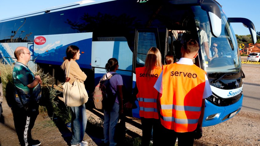 Els usuaris de Renfe de Cunit es queixen de manca d'informació pel tall: "Si ho haguéssim sabut, avui no estaríem aquí"