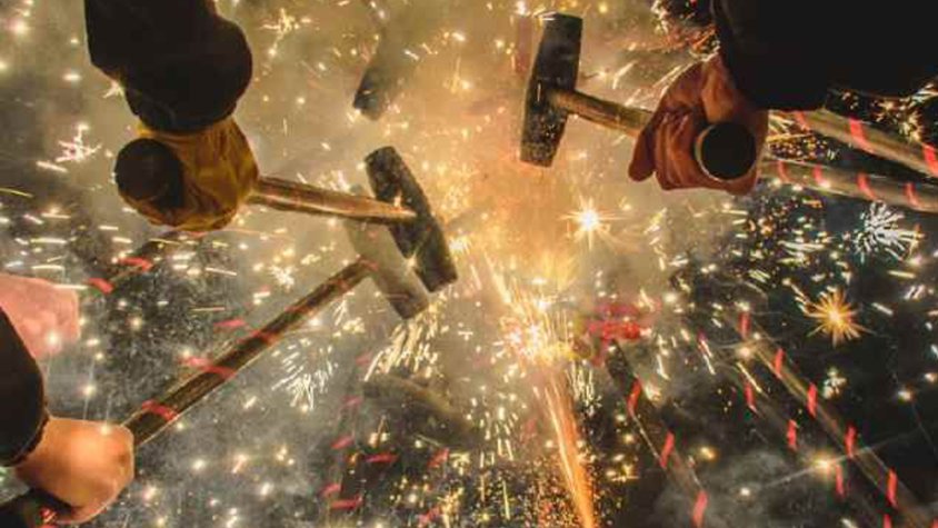 La Sala Portal del Pardo acull l’exposició “El Ball de Diables del Vendrell”   