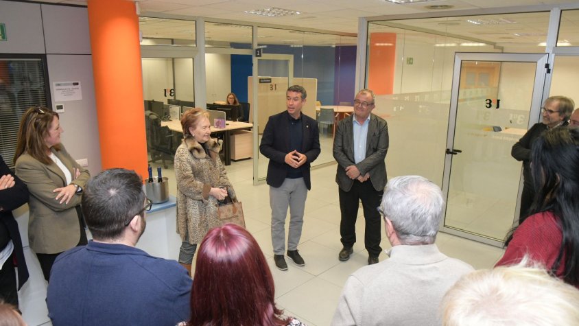 El director del SOC visita l’Eina del Vendrell per reforçar la col·laboració mútua i millorar les polítiques d’ocupació i empresa al Vendrell i la comarca