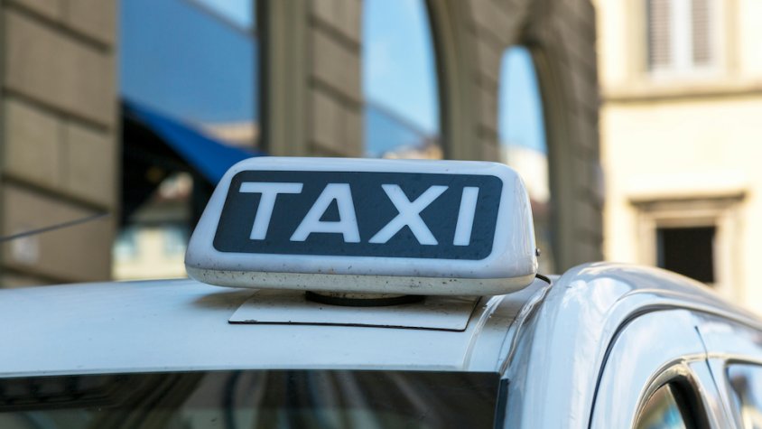 El Baix Penedès avança cap a la demarcació única del servei de taxi