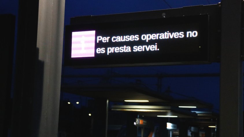 Un usuari de l'R4 "indignat" diu que el pla alternatiu "tampoc funciona" i que "tot és un desastre"
