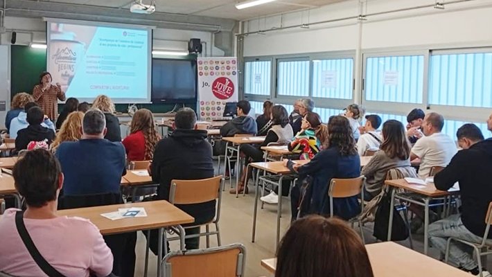 Els instituts de referència dels municipis adherits al projecte Jove Baix Penedès acolliran carpes informatives a l’hora del pati.