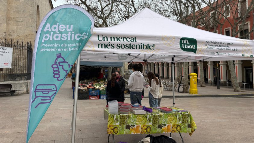 Comença una nova campanya “Adeu plàstics” als Mercats Municipals de Vilafranca per comprar de manera sostenible