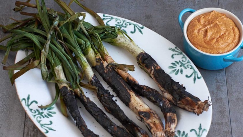 Calafell celebra aquest cap de setmana unes jornades gastronòmiques del calçot, amb quatre calçotades