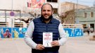 Kevin Prados s'aproxima als castells com una obra d'art a l'assaig 'Contra la gravetat. La filosofia dels castellers'