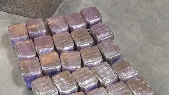 El pes total dels 60 embolcalls va ser d’aproximadament 30 Kg amb un valor estimat al mercat il·legal d’uns 60.000 euros.