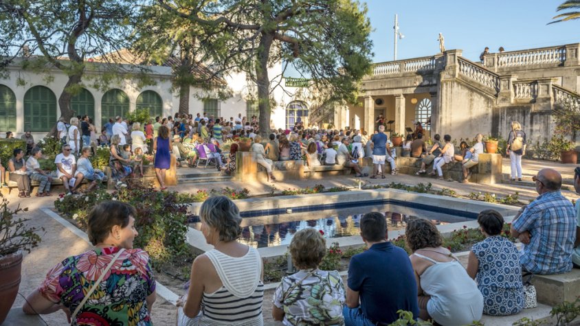 Tornen les activitats d’estiu al Museu Pau Casals, entre les quals destaca el concert de l’orquestra juvenil del projecte “Vozes” i el concert del Festival de Prada “El Vendrell, Perpinyà, Prada. La Retirada. Sobre les passes de Pau Casals”