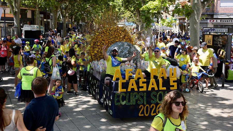 1.200 ciclistes participen a la 82a Festa de la Bicicleta del Vendrell