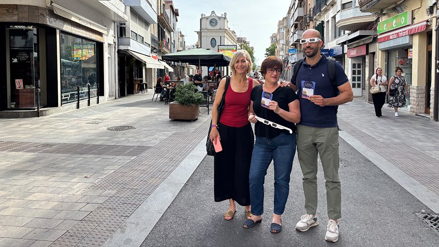 L’Ajuntament del Vendrell col·labora amb el comerç local per al repartiment d’ulleres d’eclipsi solar