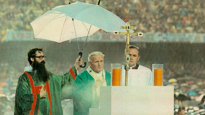 Joan Pau II va ser el primer pontífex de qui es té constància que hagi fet una visita oficial a Catalunya.