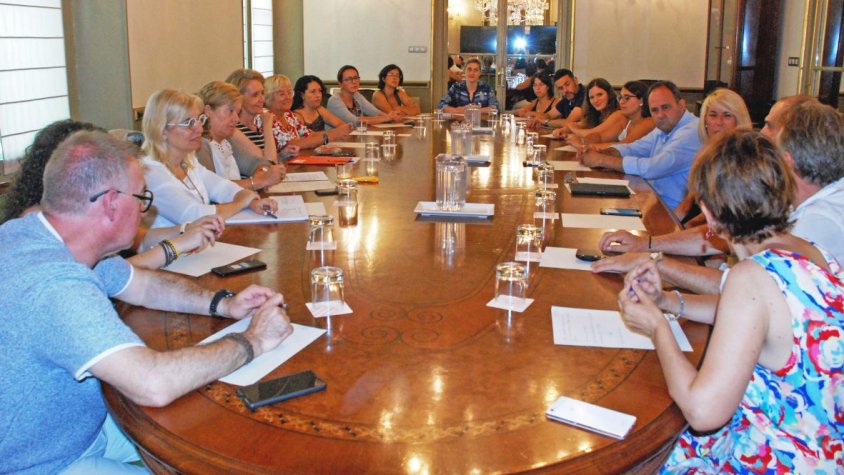 La Xarxa de Barris Antics visita la Consellera de Cultura